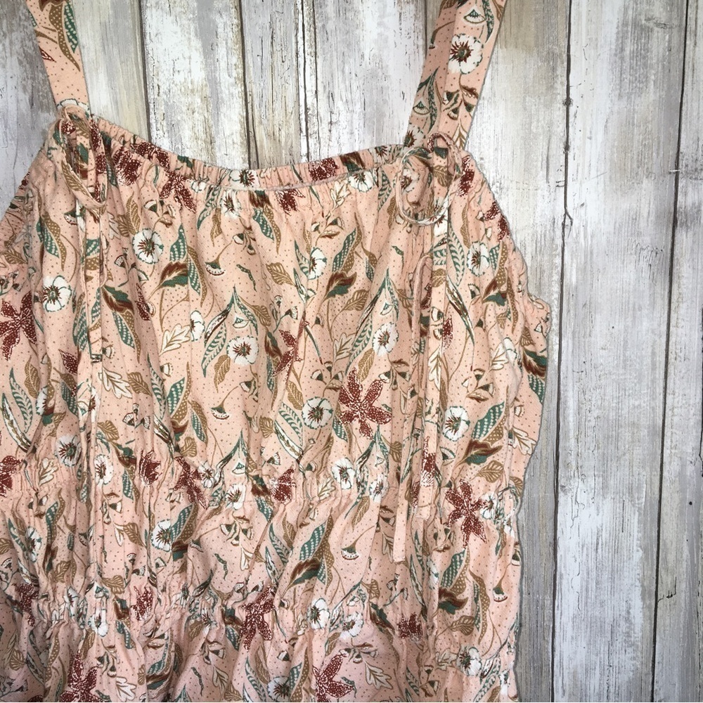 NWT Universal Thread Floral Cinched Waist Sleeveless Blouse - Picture 2 of 5